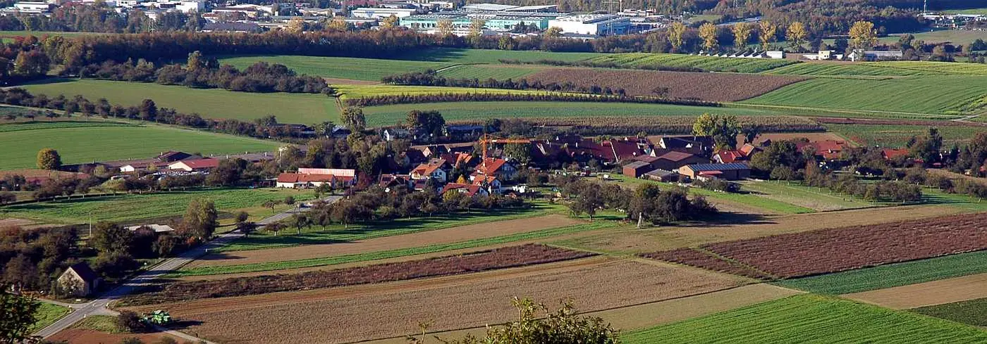Blick auf den Abstetterhof vom Wunnenstein.