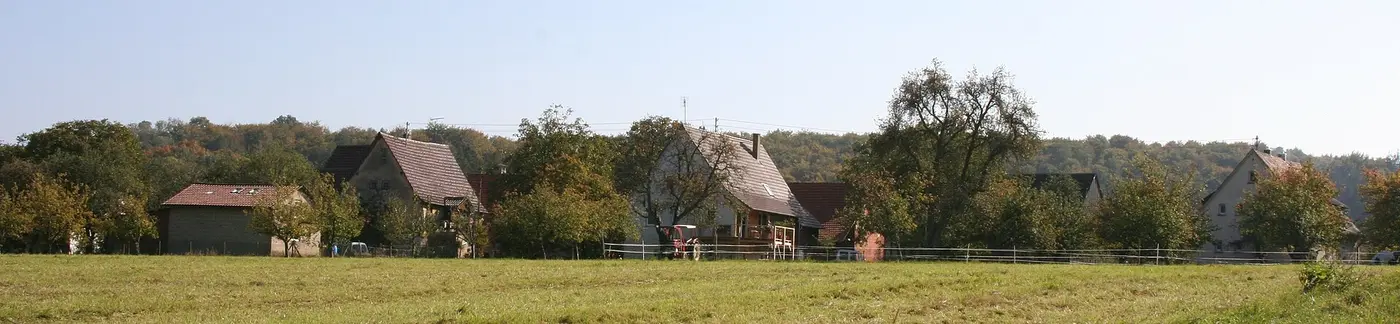 Der Beilsteiner Weiler Farnersberg von Nordwesten