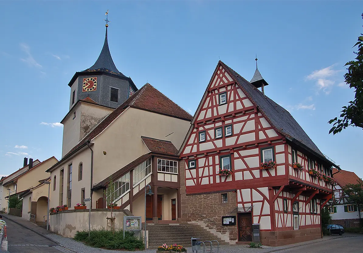 Kirche und Rathaus in Gündelbach (Vaihingen/Enz)