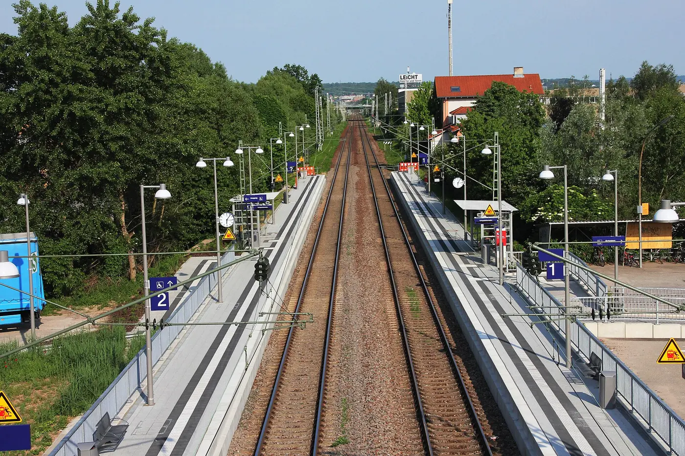 Haltepunkt Karlsdorf nach Umbau im Spätjahr 2011