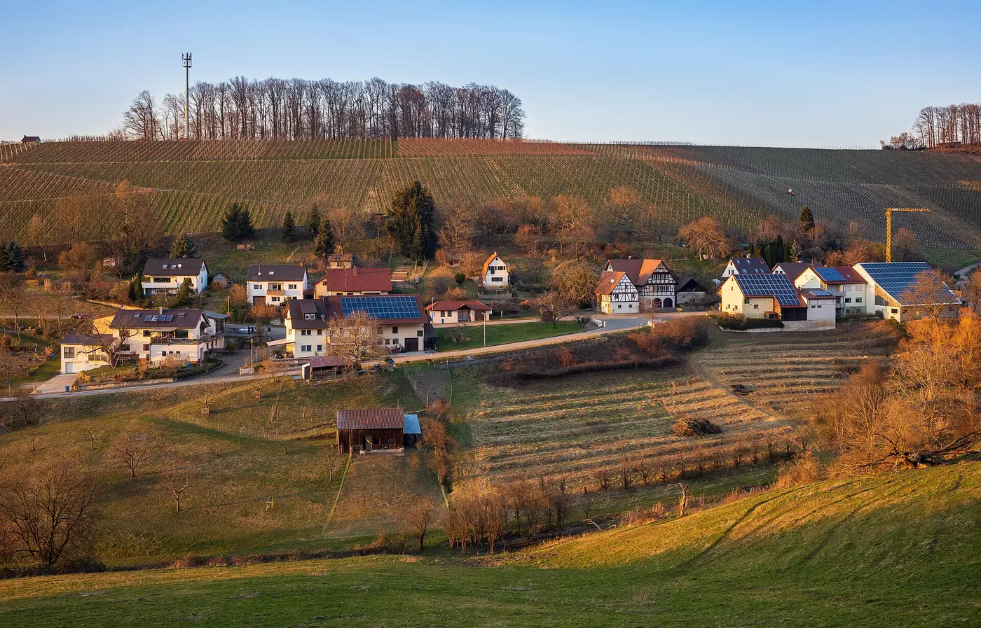 Beilstein (Landkreis Heilbronn): Ansicht des Teilorts Klingen vom gegenüberliegenden Hang an einem …