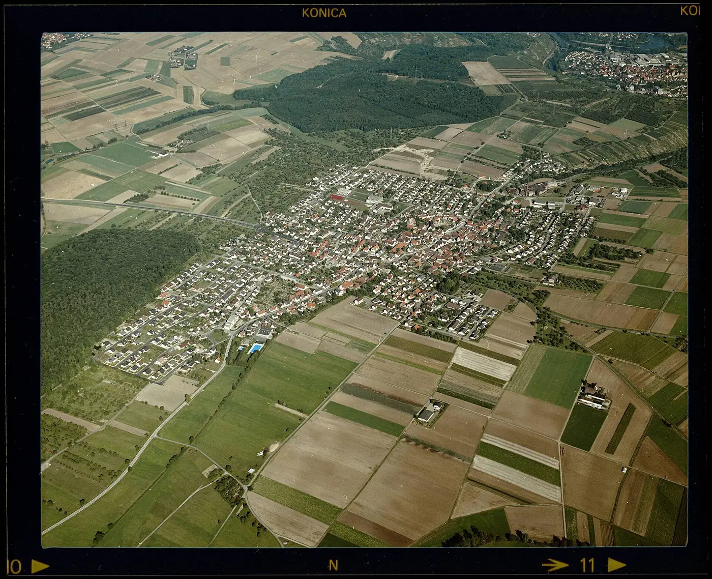 Luftbild von Löchgau - Staatsarchiv Sigmaringen - Archivalieneinheit N 1/96 T 1 Nr. 529