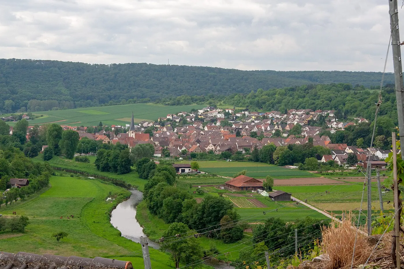 Blick auf Mühlhausen, Stadtteil von Mühlacker.