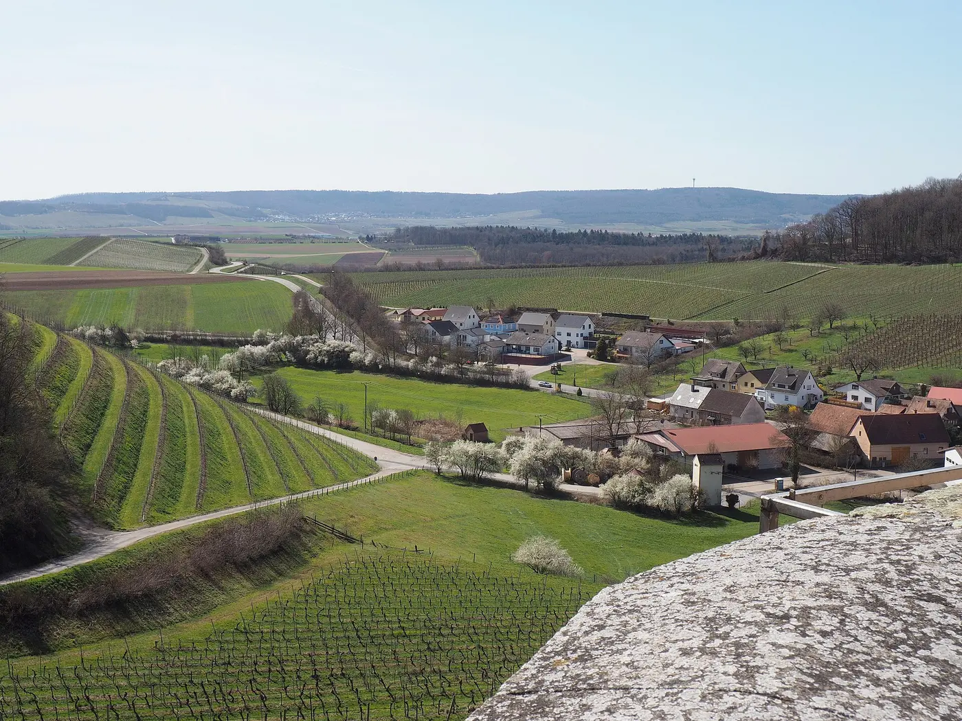 Burg Neipperg , Blick auf den Ort Neipperg.