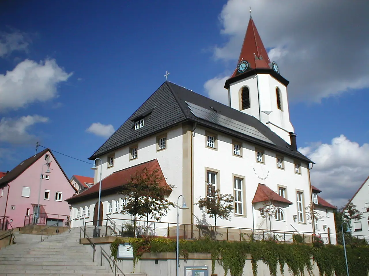 Evangelische Bartholomäuskirche in Nordheim. Vorgängerbauten niedergebrannt 1693, 1810, 1945. Renoviert …