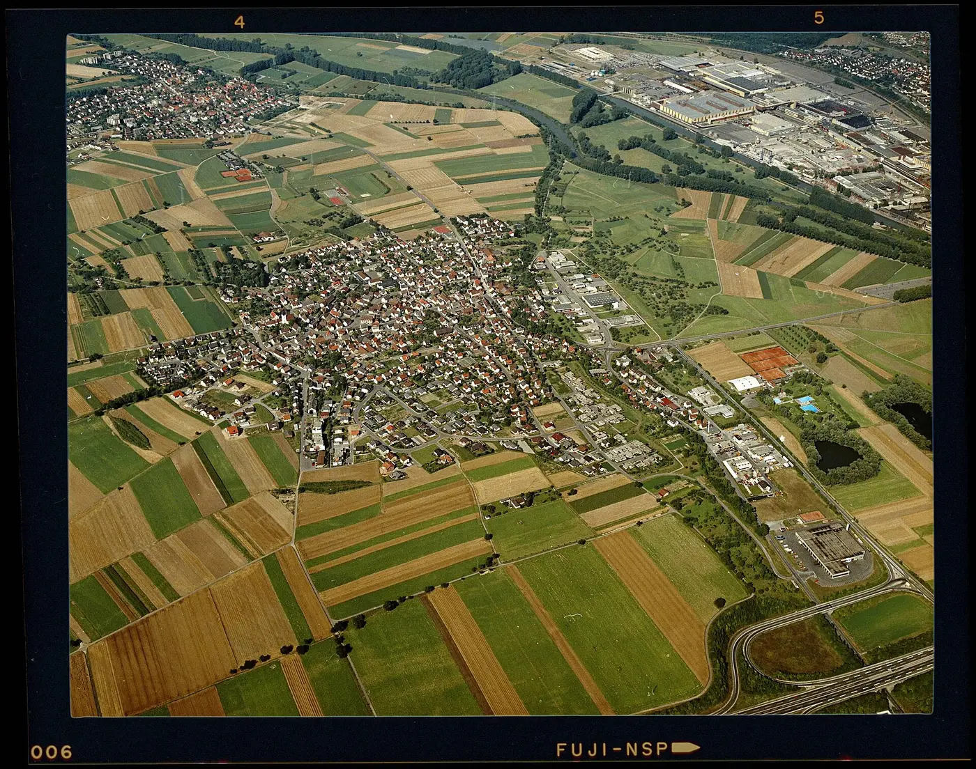 Luftbild von Obereisesheim - Staatsarchiv Sigmaringen - Archivalieneinheit N 1/96 T 1 Nr. 846