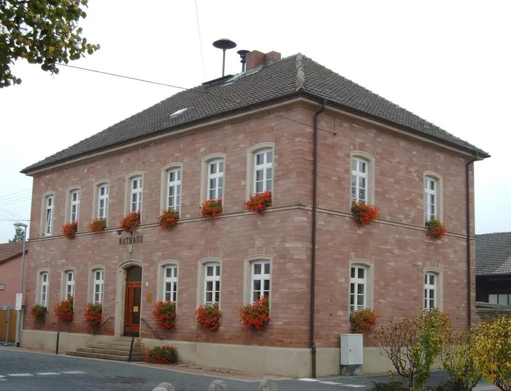 Rathaus in de:Otterstadt