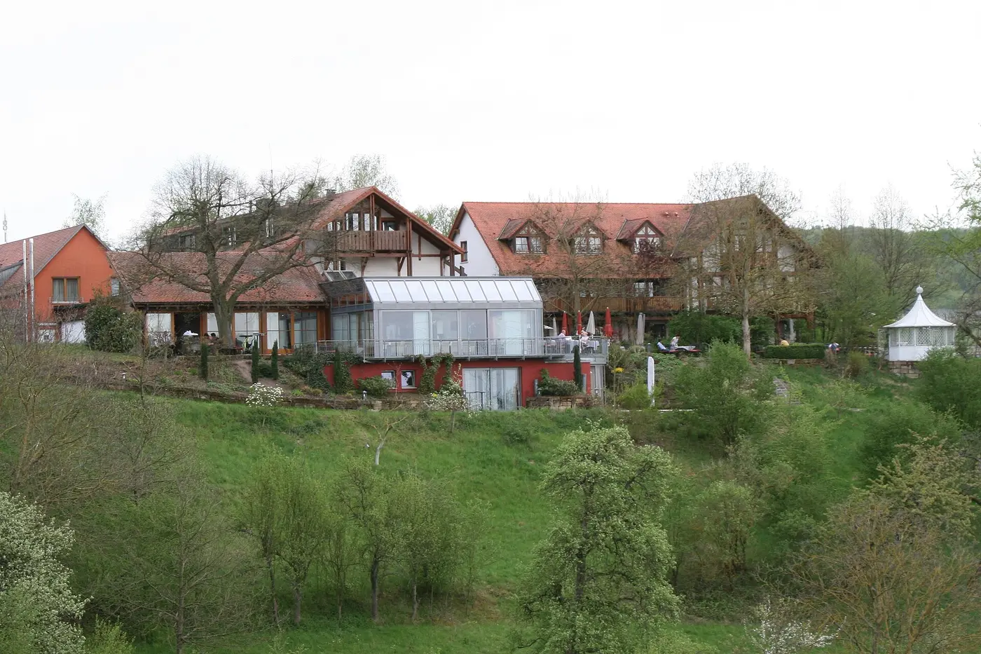 Der Rappenhof in Weinsberg vom nordwestlich gelegenen Hüttberg aus fotografiert