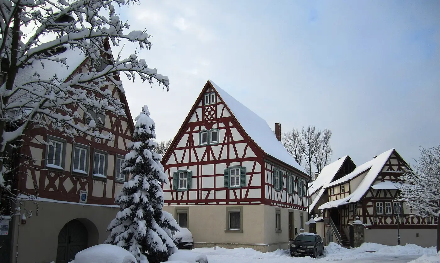 Historischer Ortskern von Rotenberg (Rauenberg) im Schnee