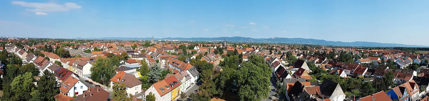 Panorama über Mannheim Seckenheim über Ladenburg hinweg in Blickrichtung Badische Bergstraße